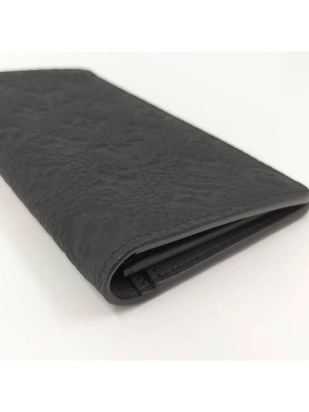 Louis Vuitton Portefeuille Brazza Wallet Taurillon Leather Black